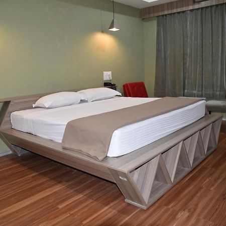 טירופאטי Hotel Bhimas Paradise מראה חיצוני תמונה