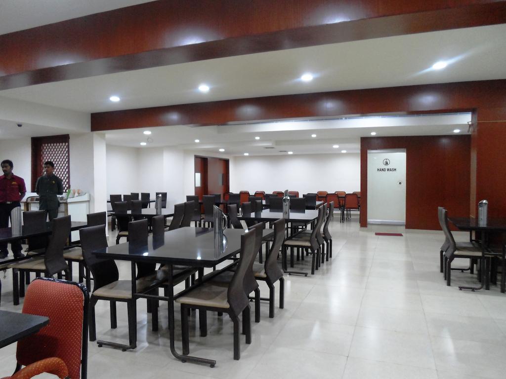 טירופאטי Hotel Bhimas Paradise מראה חיצוני תמונה